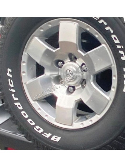 Заглушки в диски FJ Cruiser 